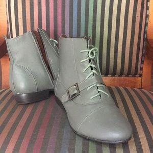 NEW Gray leather zip booties Sz 9 Victorian Steampunk Modern-Vintage Ankle Boot